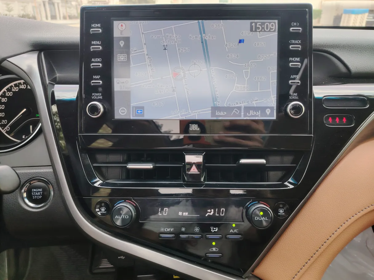 Car image 19
