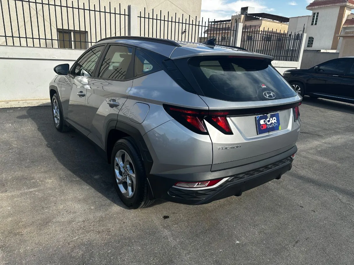 Car image 7