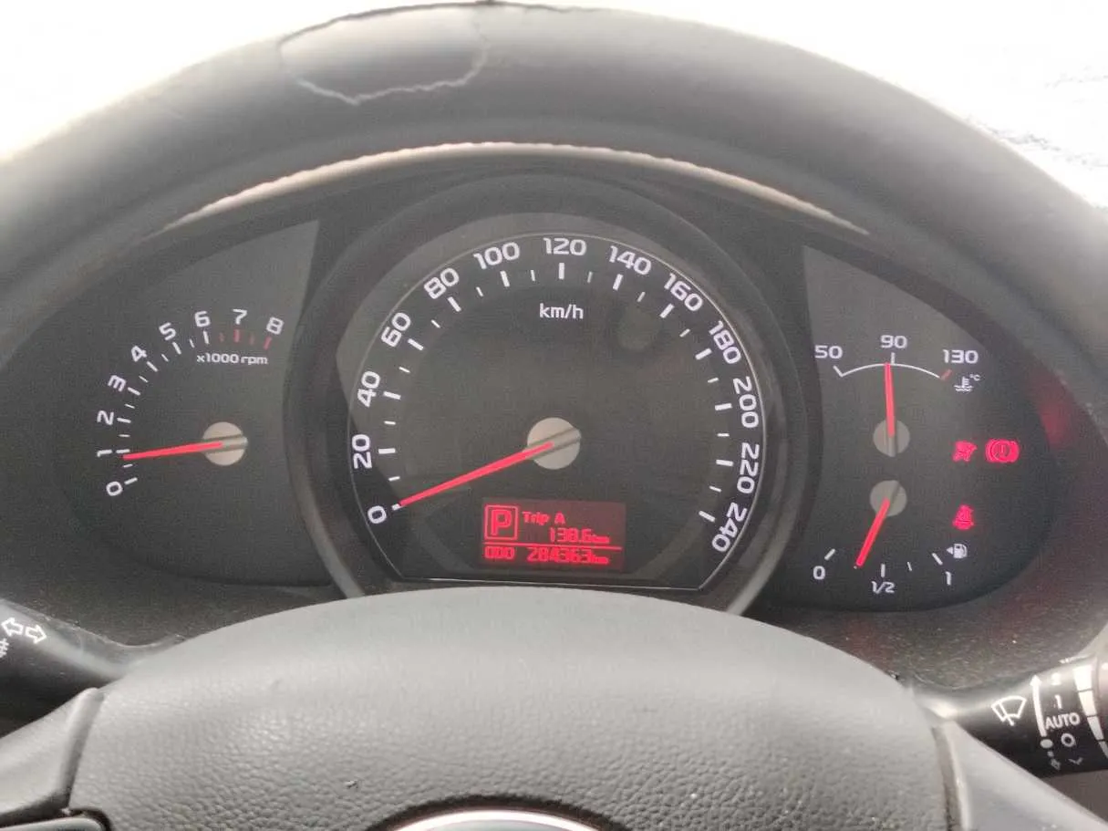Car image 25