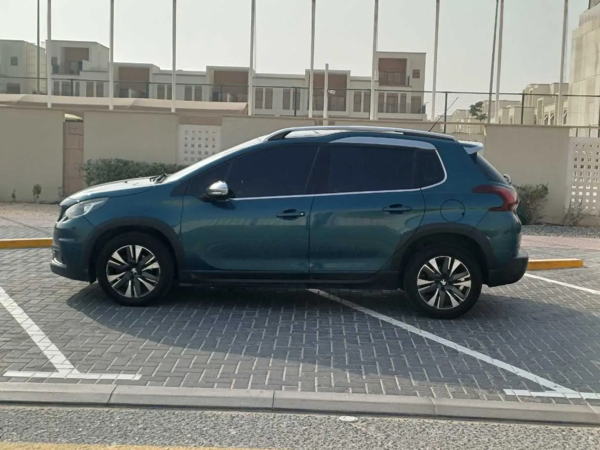 Car image 8