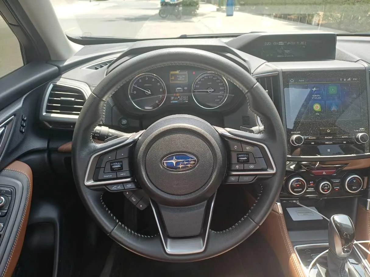 Car image 17