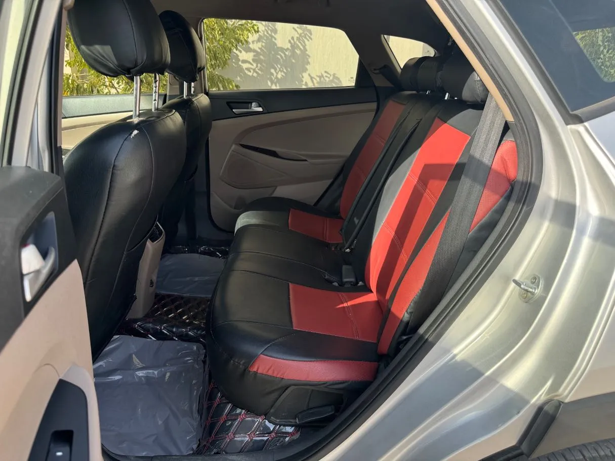 Car image 16