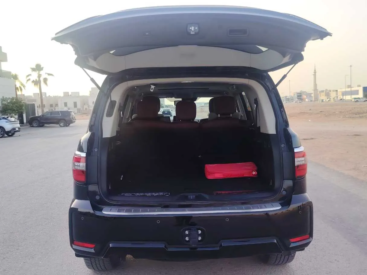 Car image 27