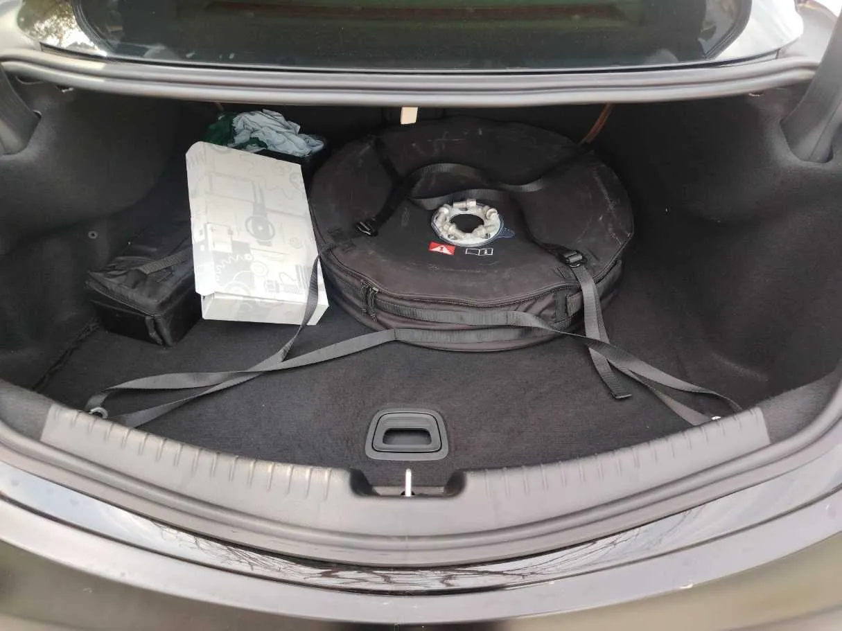 Car image 23
