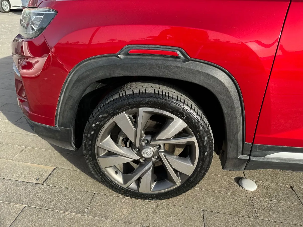 Car image 9