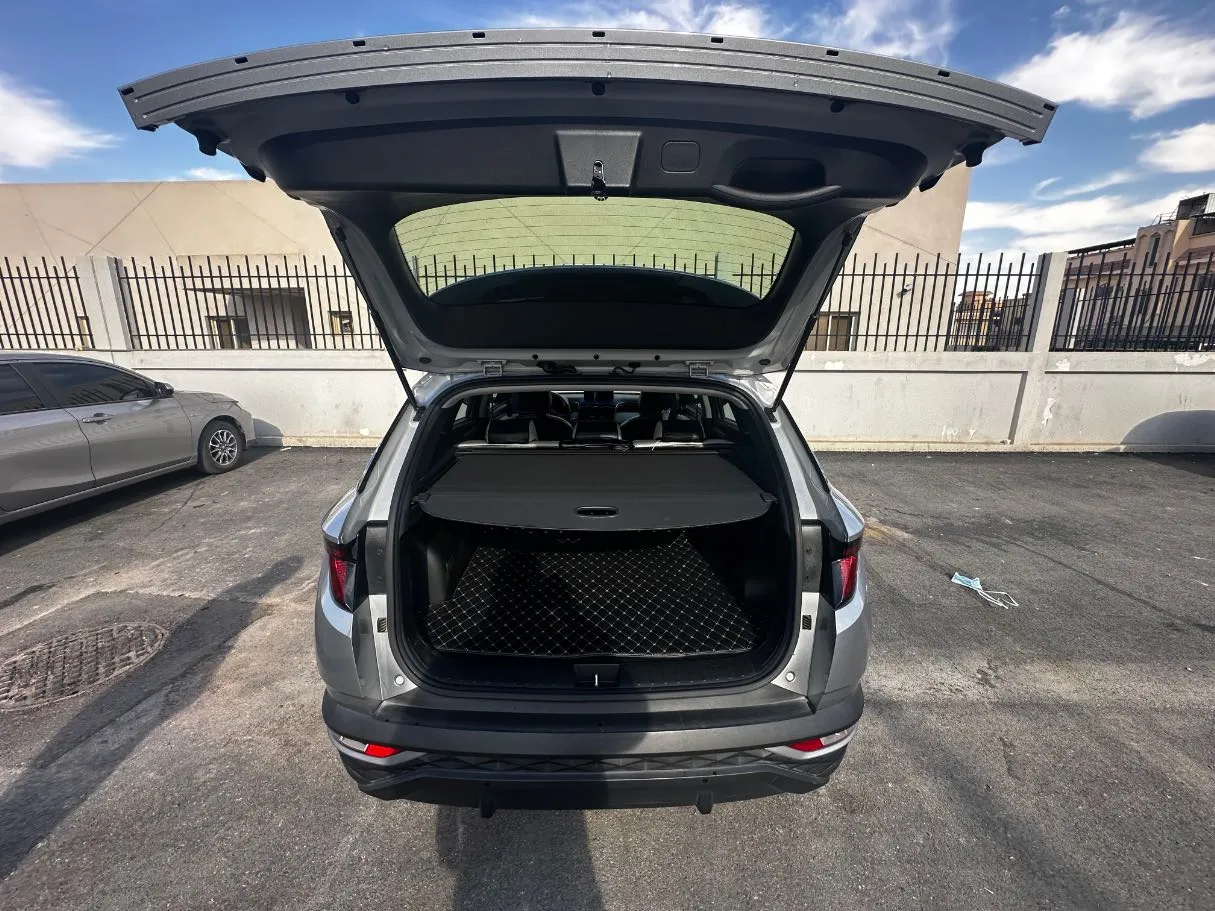 Car image 21