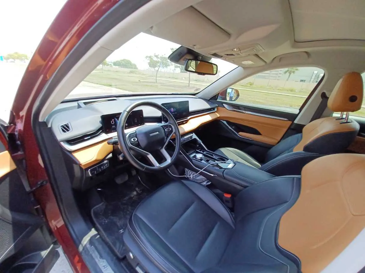 Car image 11