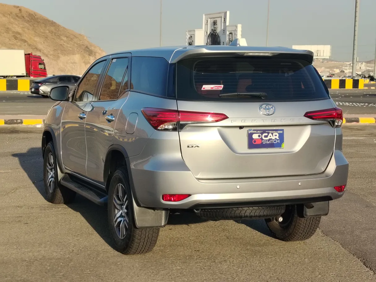 Car image 7
