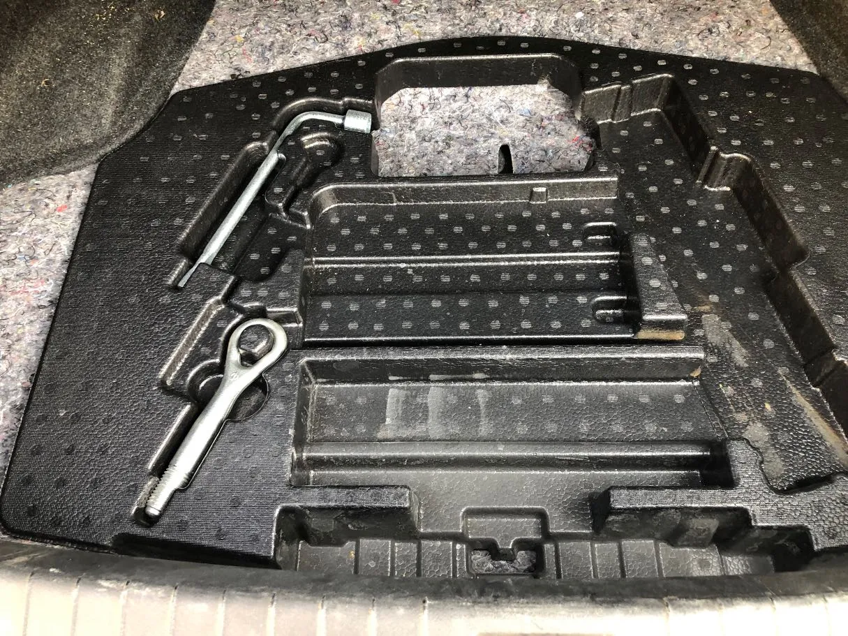 Car image 23