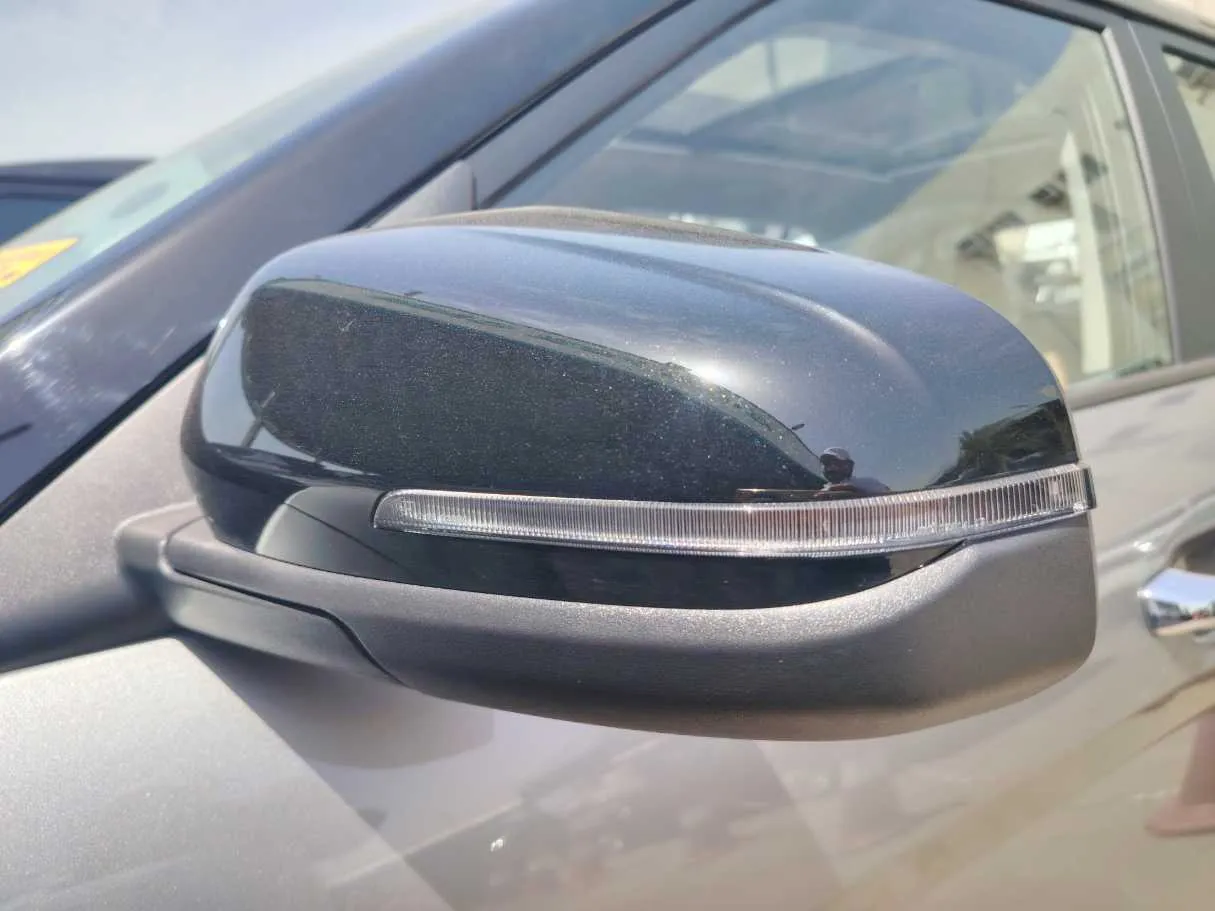 Car image 10