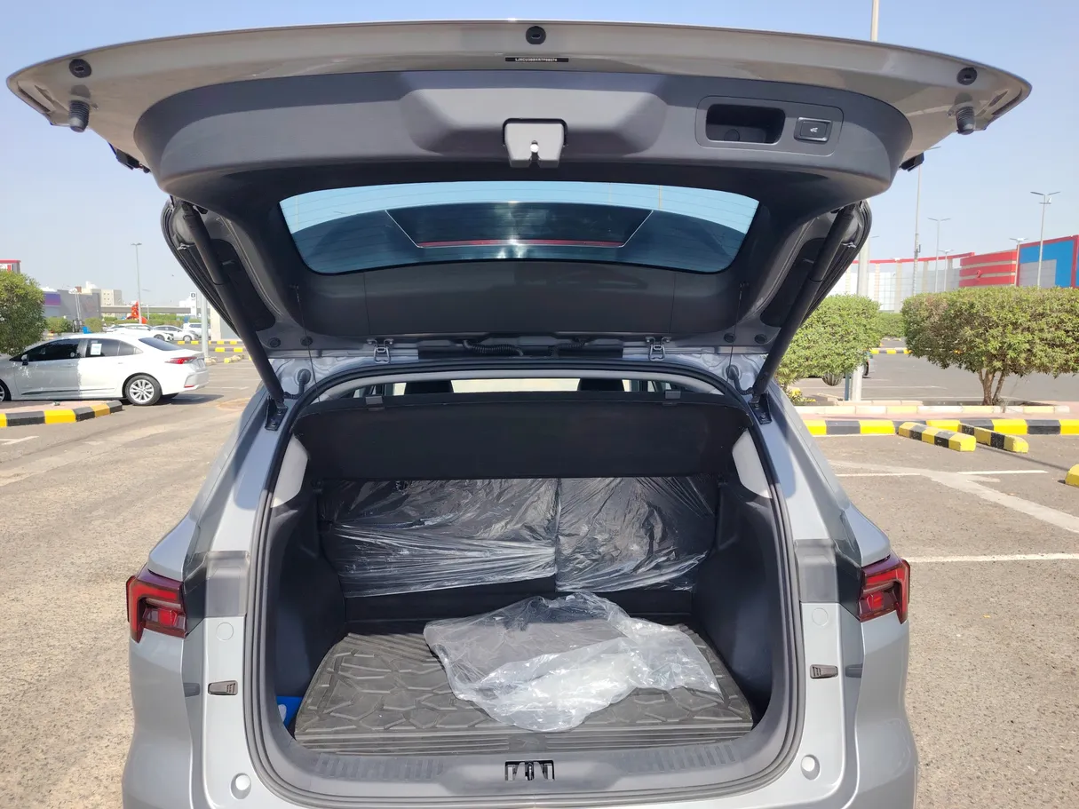 Car image 23
