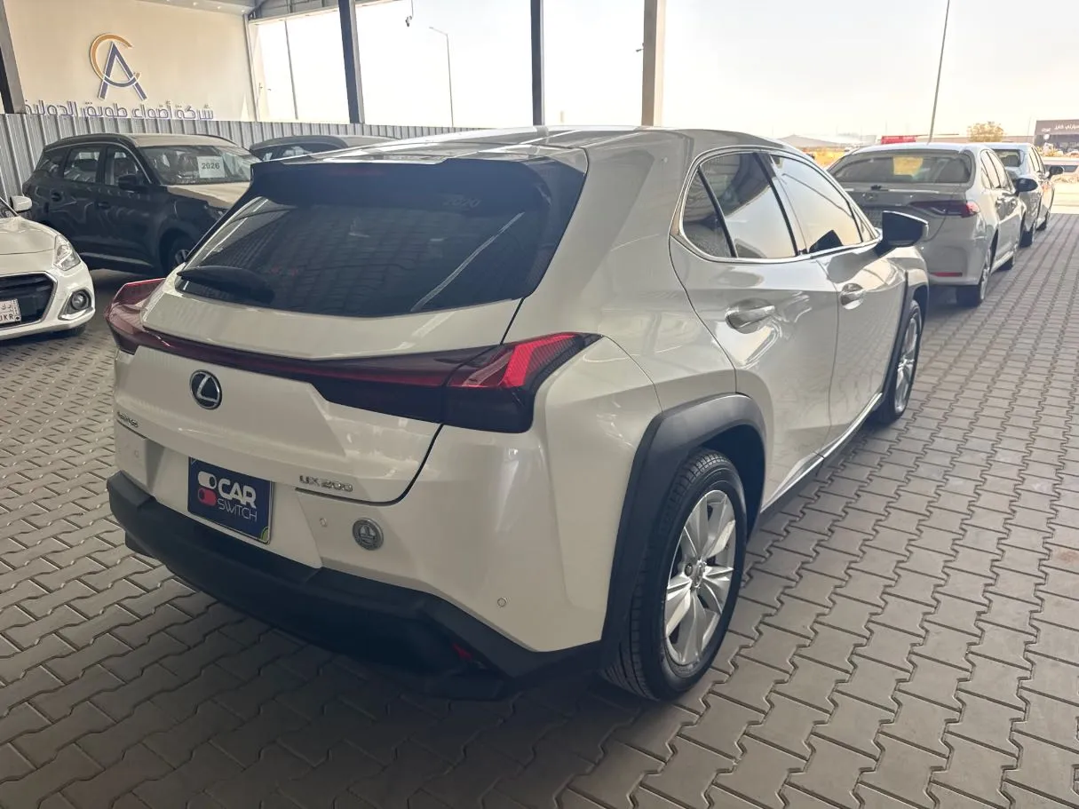 Car image 5