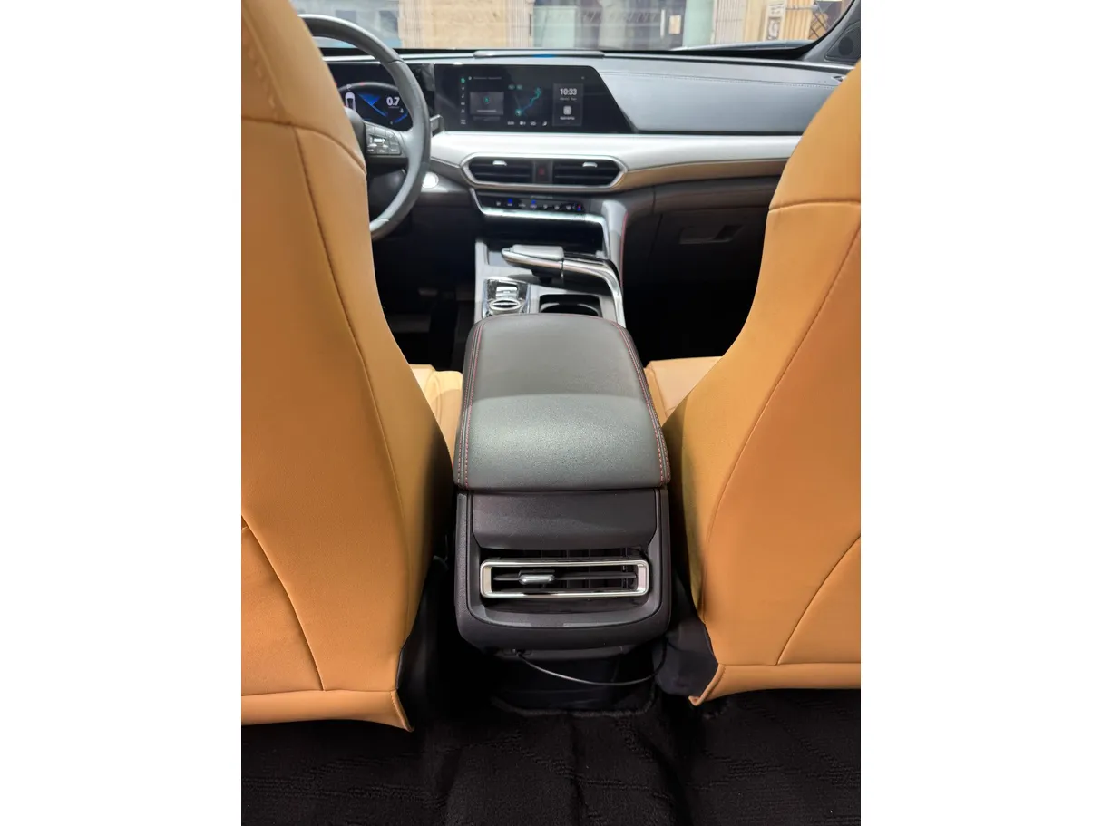 Car image 20