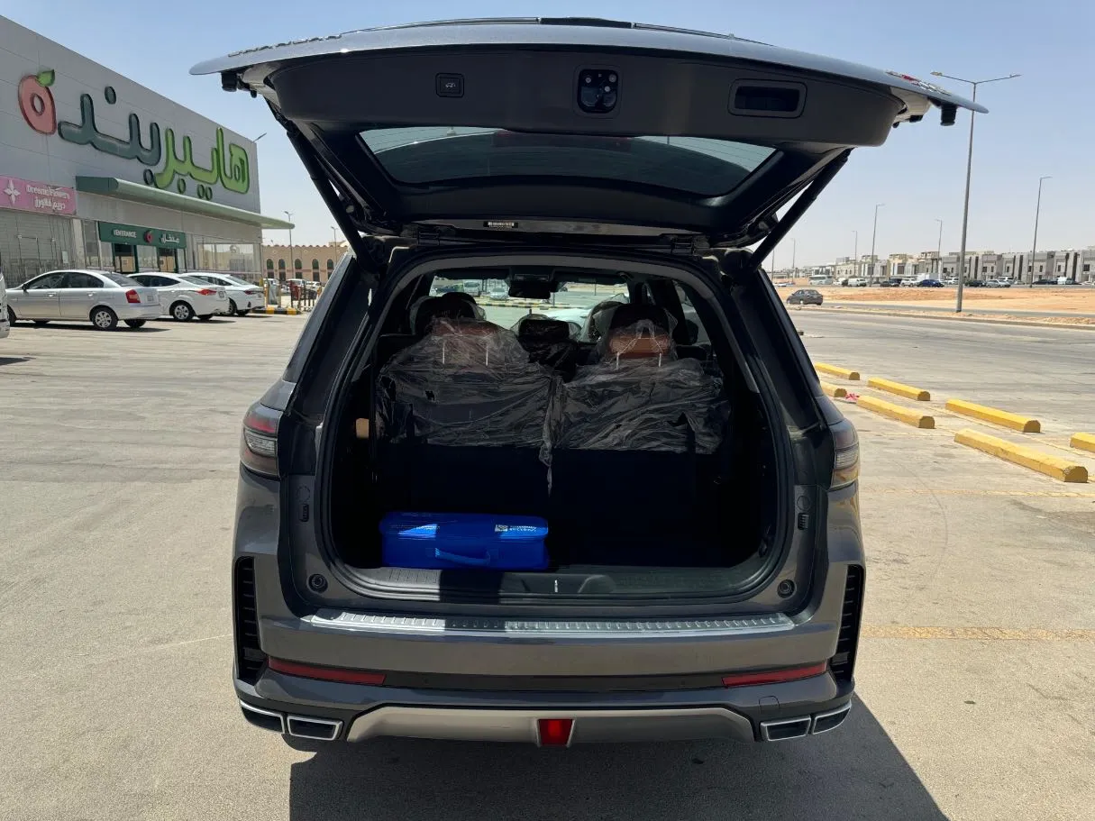 Car image 22