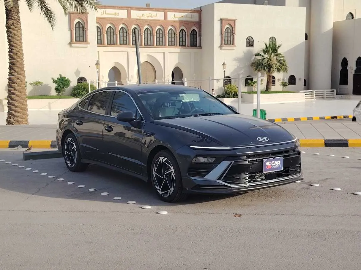 Car image 3