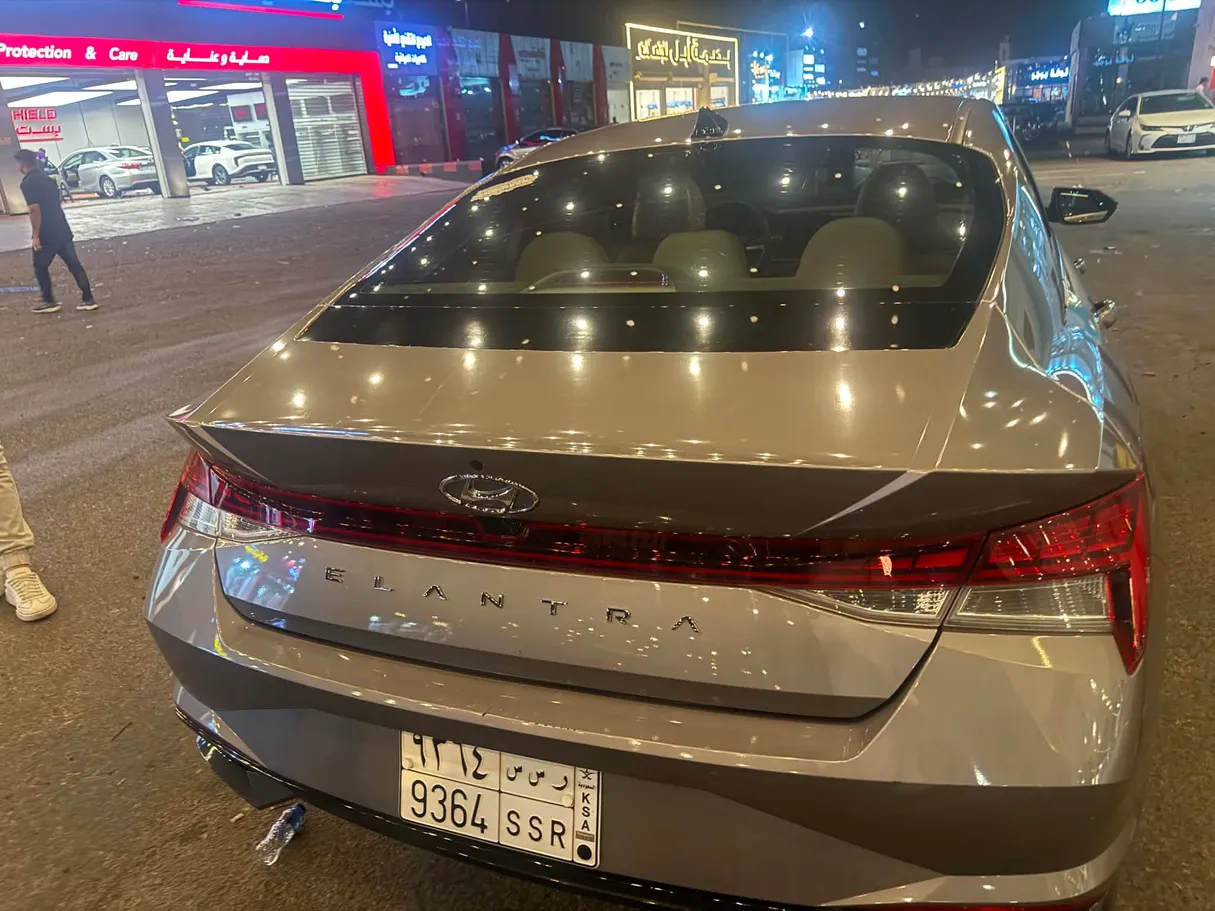 Car image 8