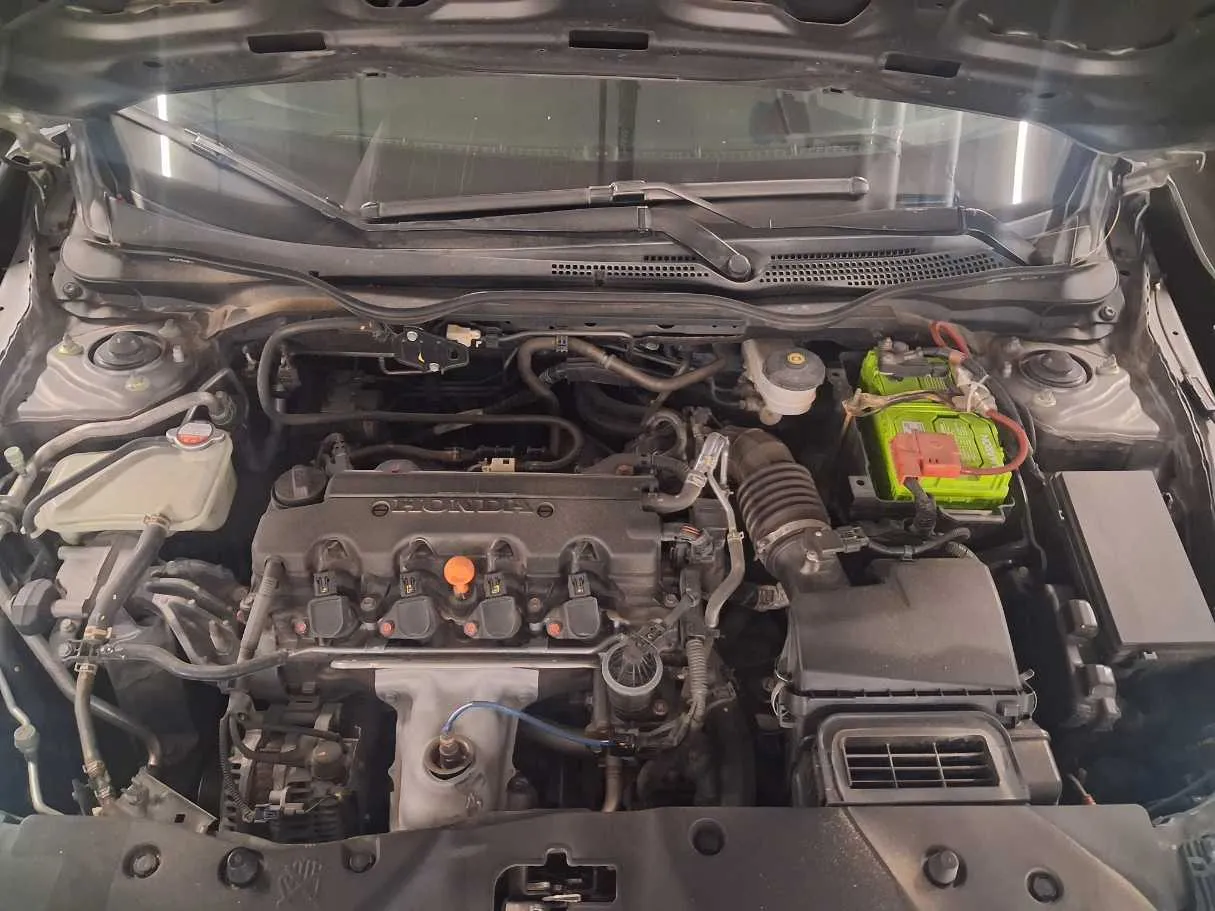 Car image 13