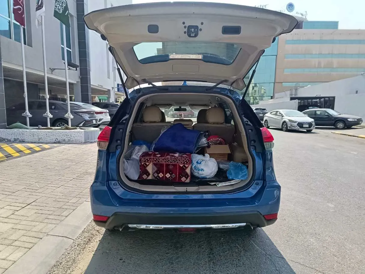 Car image 25