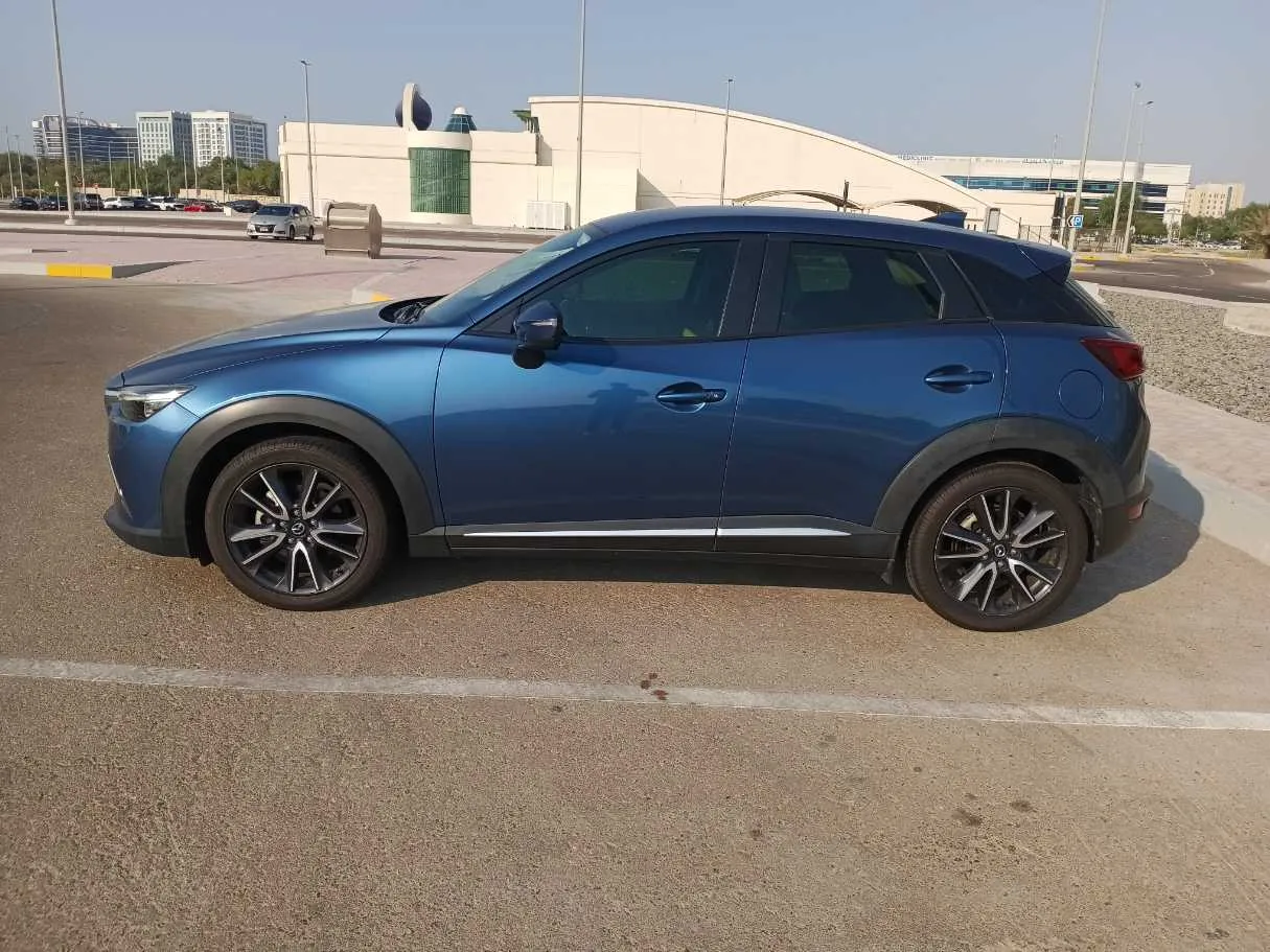 Car image 4