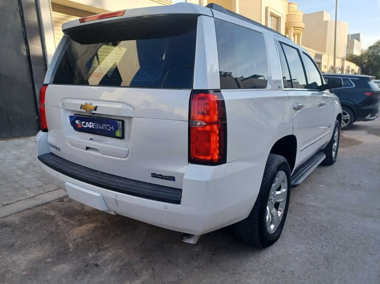 Car image 5