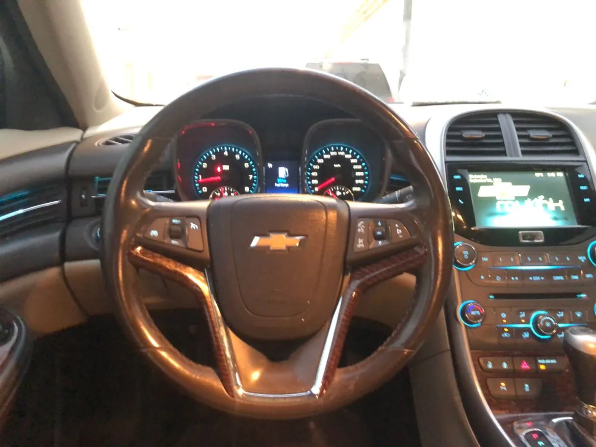 Car image 18