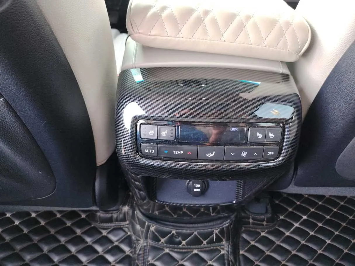 Car image 32