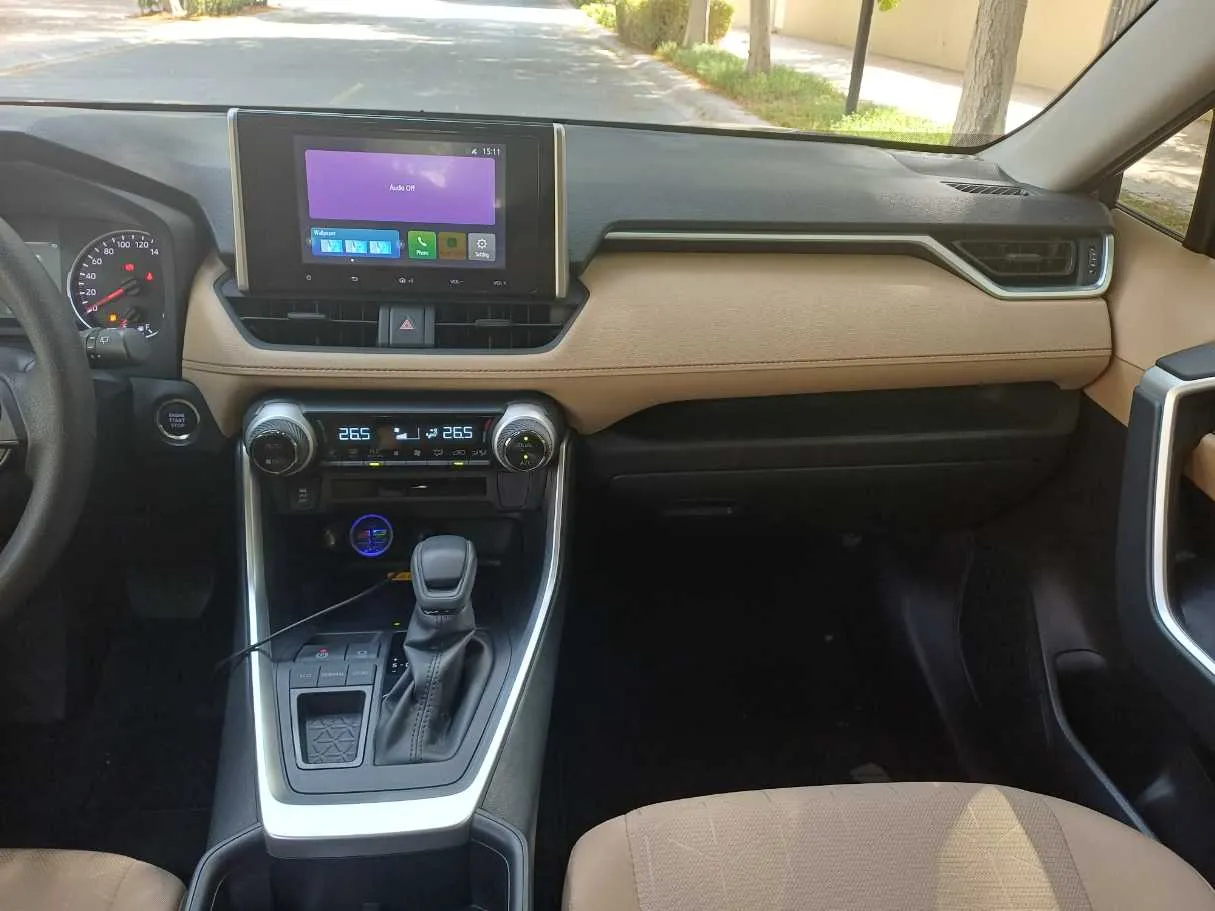 Car image 16