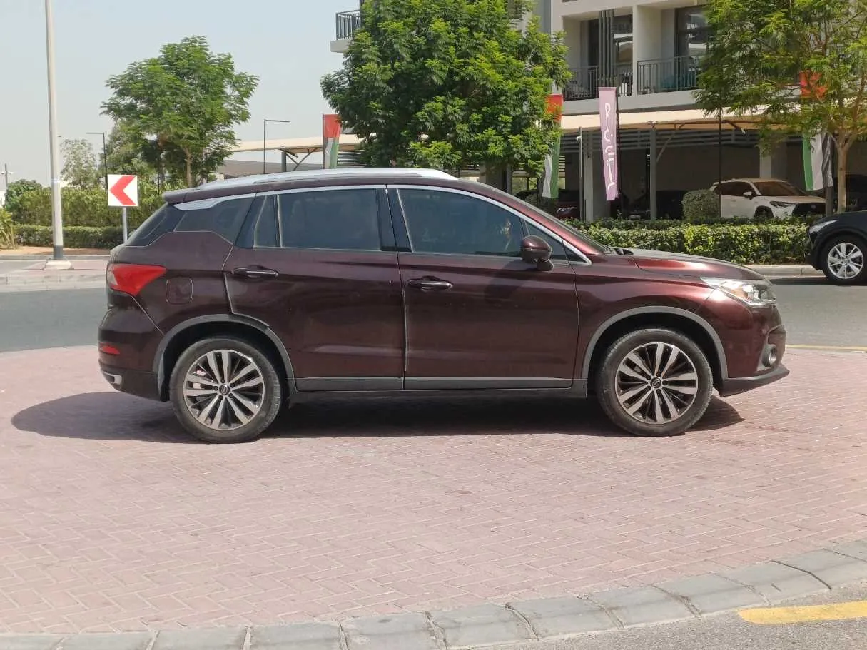 Car image 8