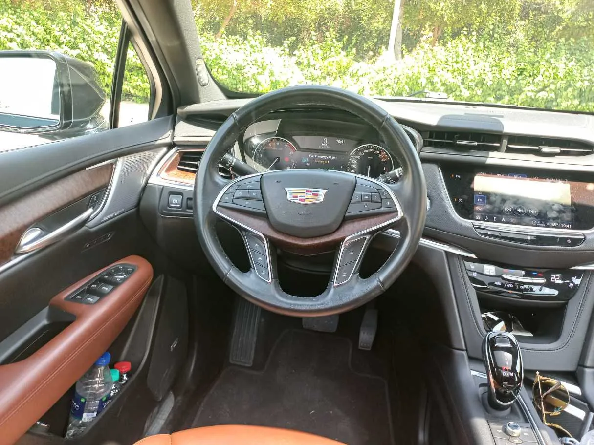 Car image 17