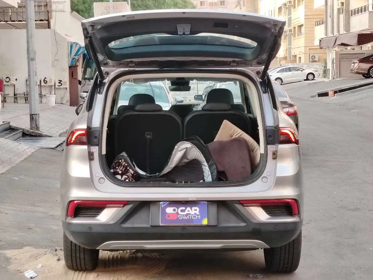 Car image 28
