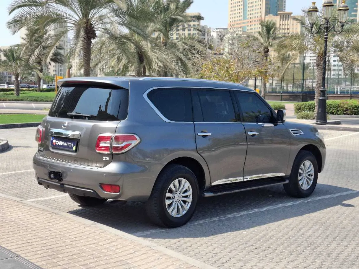 Car image 5