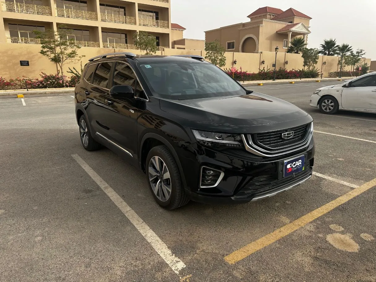 Car image 3