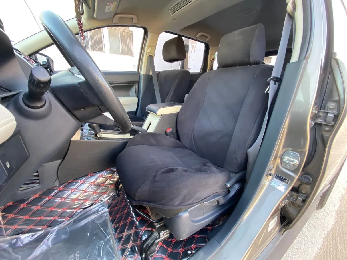 Car image 11
