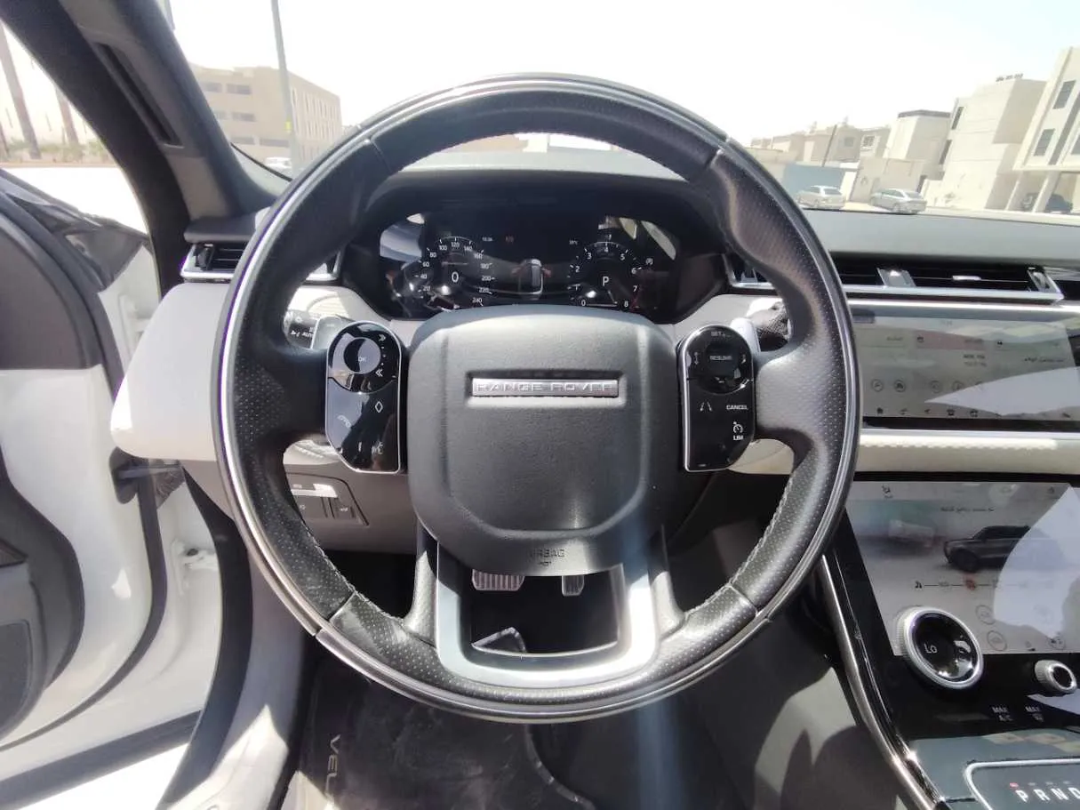 Car image 23