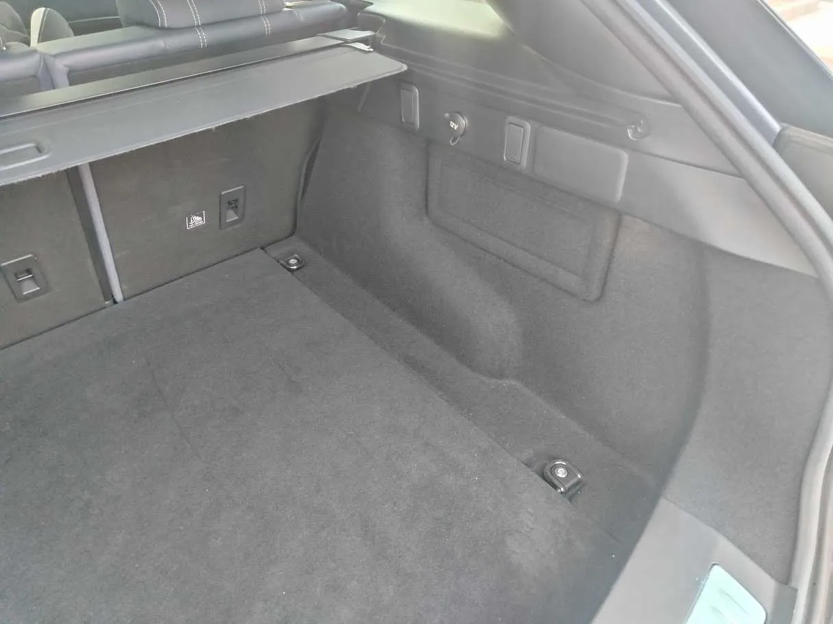 Car image 29