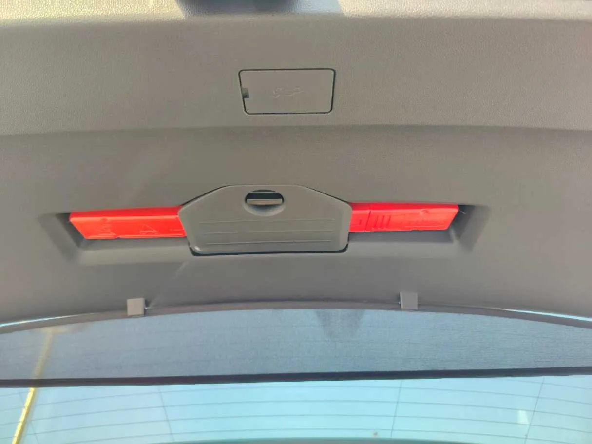 Car image 31