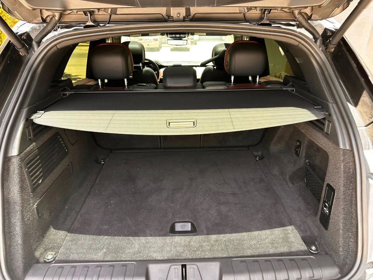 Car image 27
