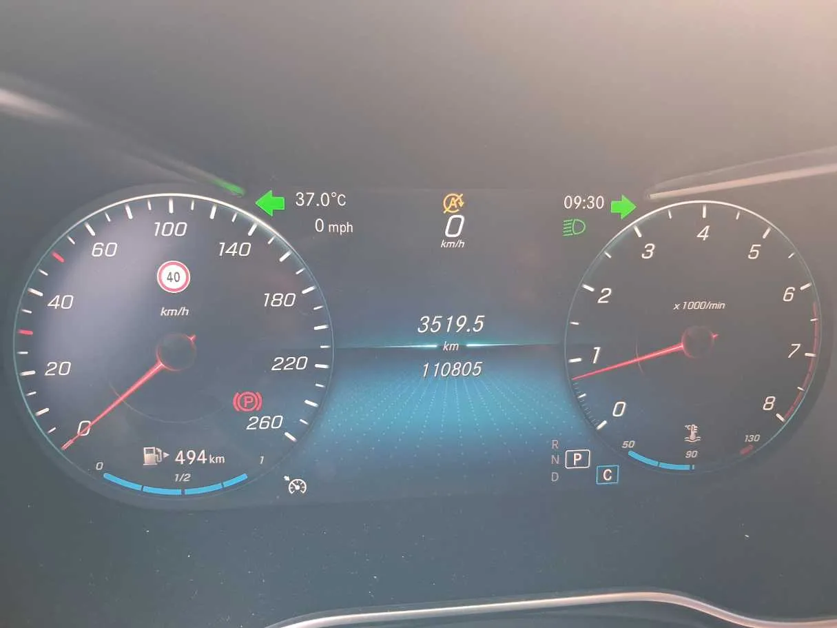 Car image 17