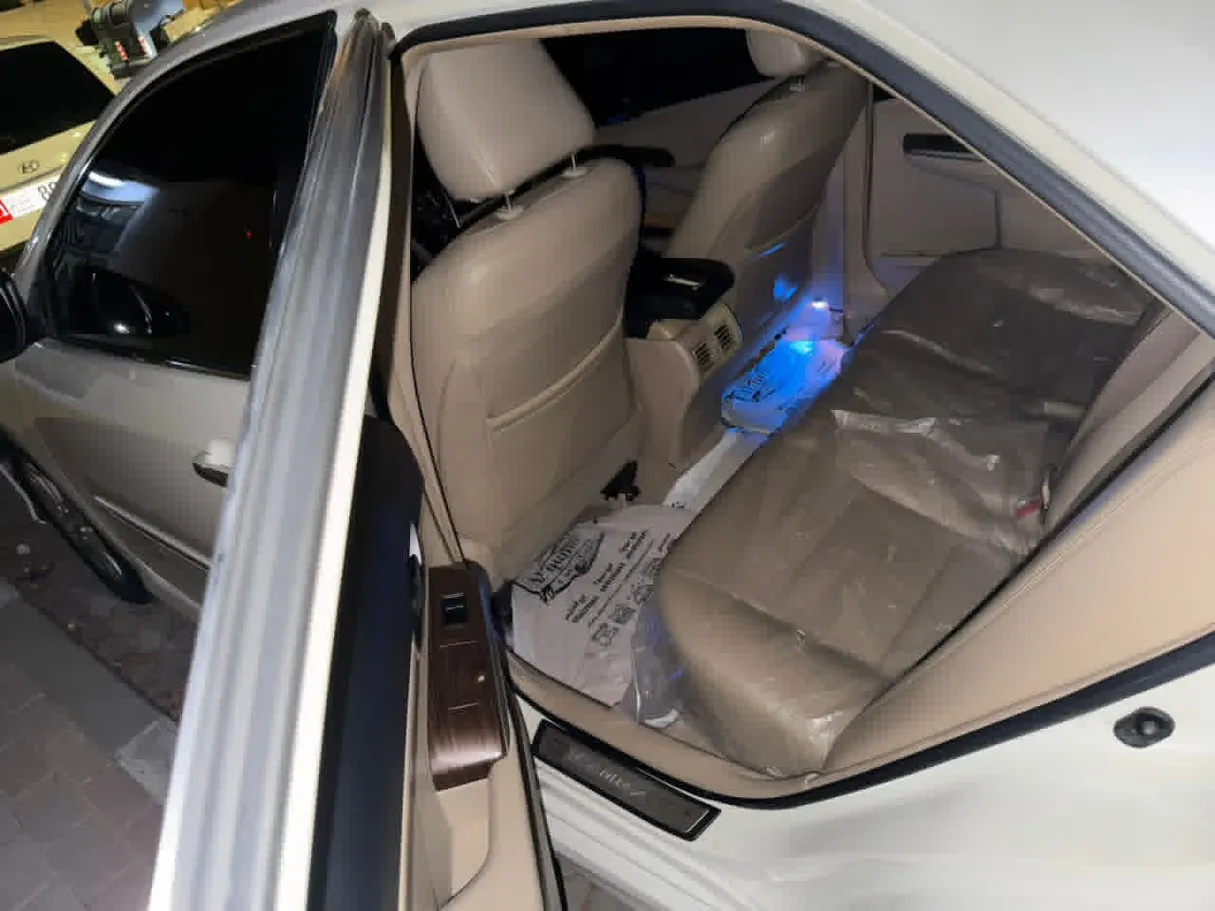 Car image 11