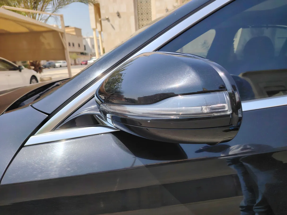Car image 36