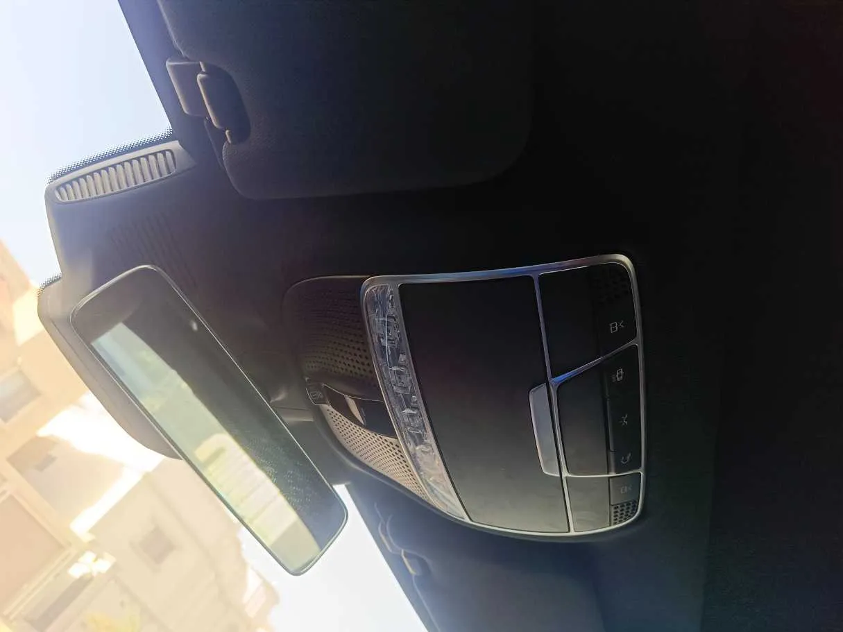 Car image 33