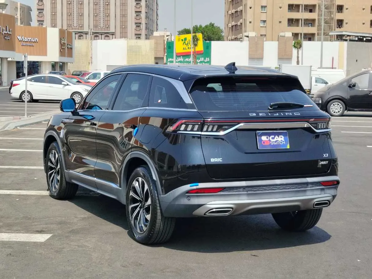 Car image 7