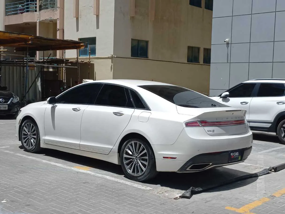 Car image 5