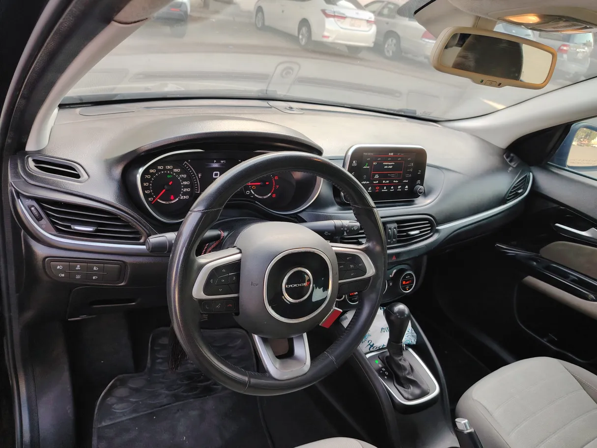 Car image 13