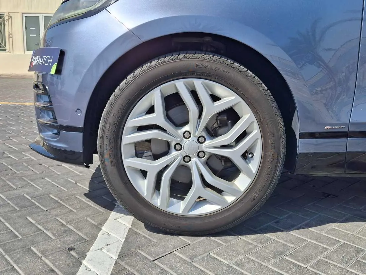 Car image 9