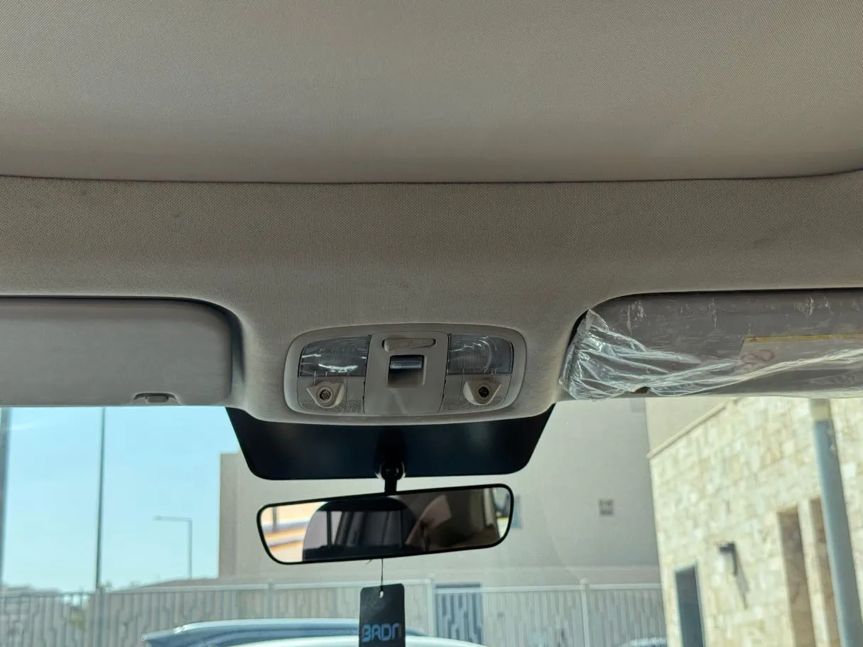 Car image 24