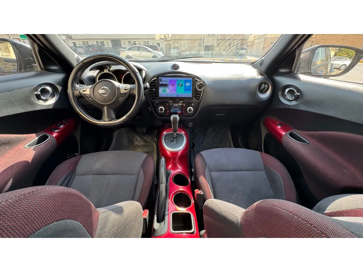 Car image 14