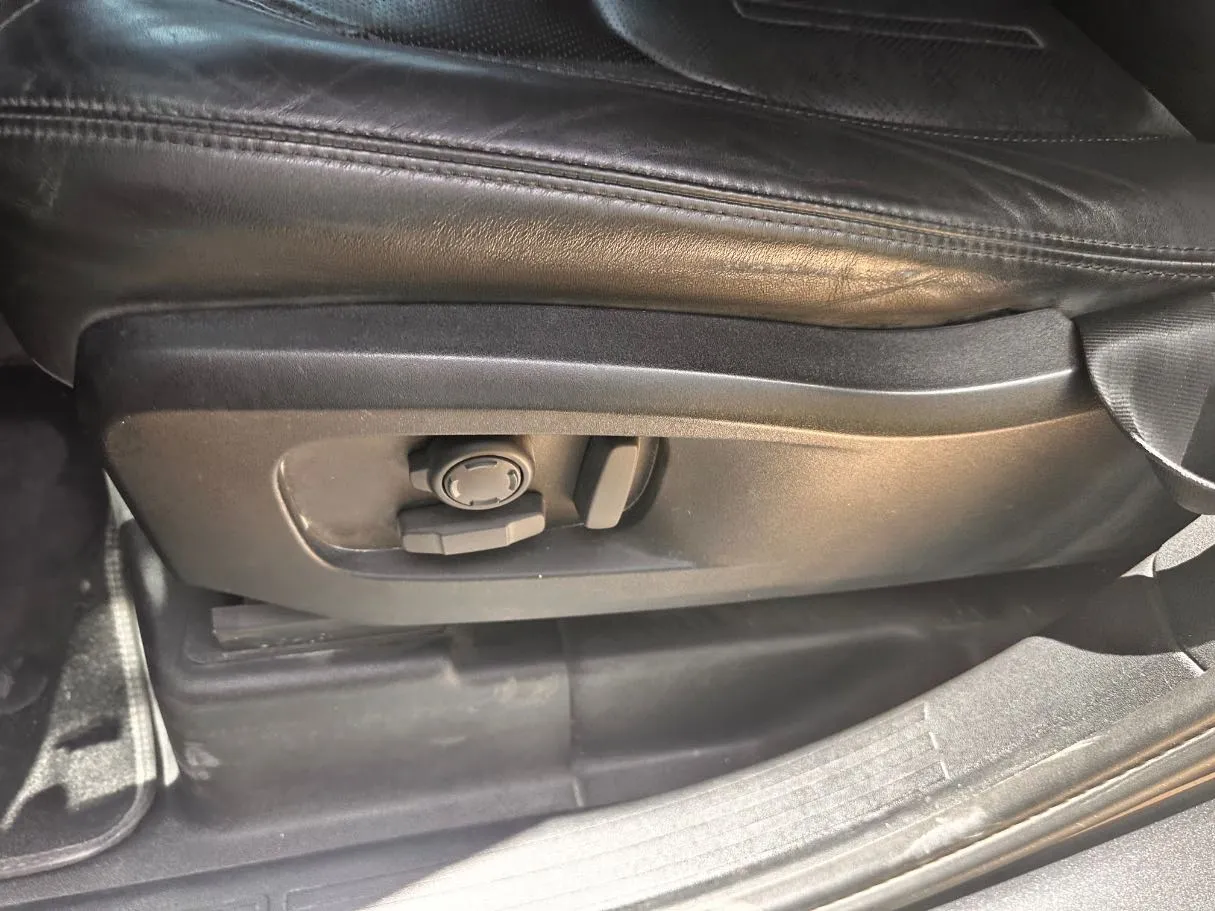Car image 36