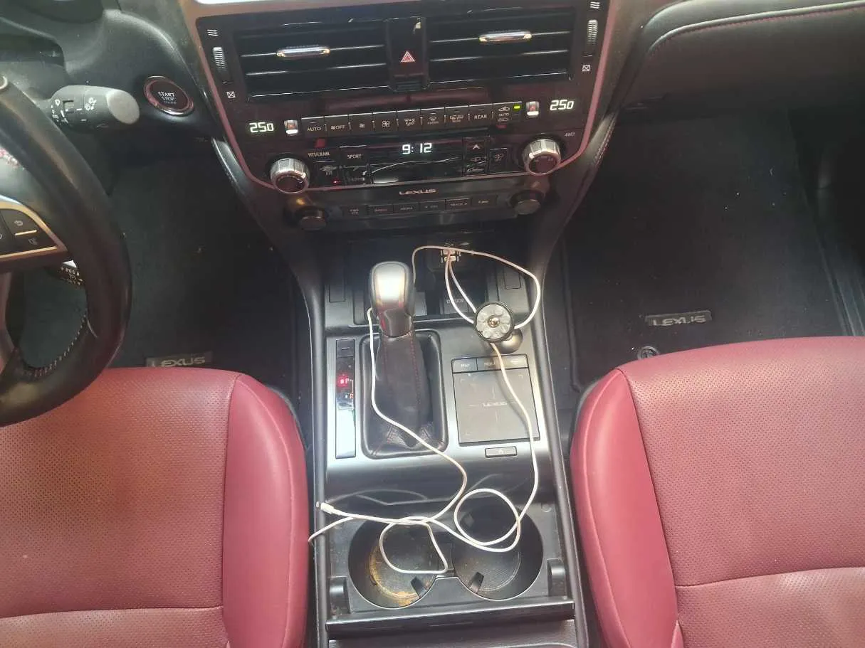 Car image 15