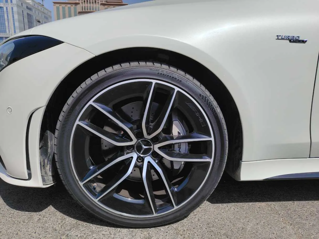 Car image 9